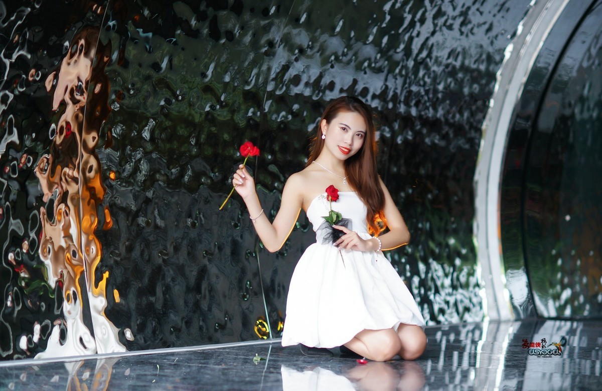 【时光隧道美女】---一臻