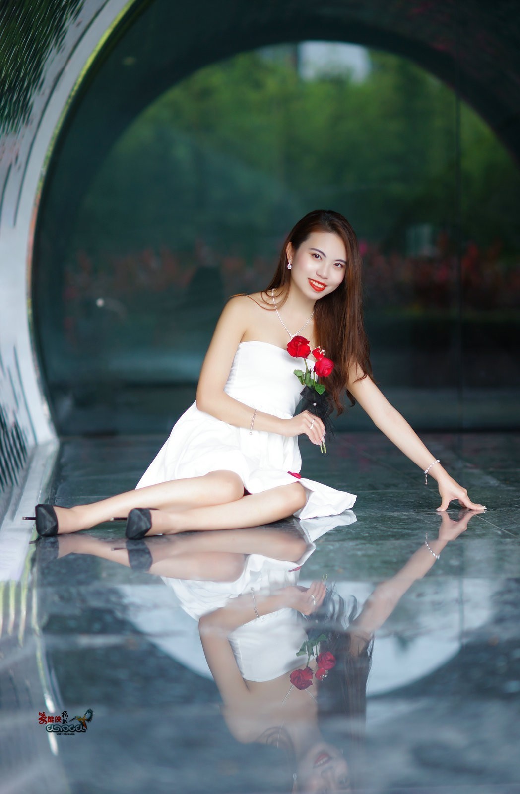 【时光隧道美女】---一臻