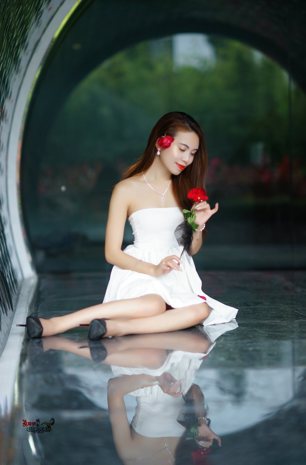 【时光隧道美女】---一臻