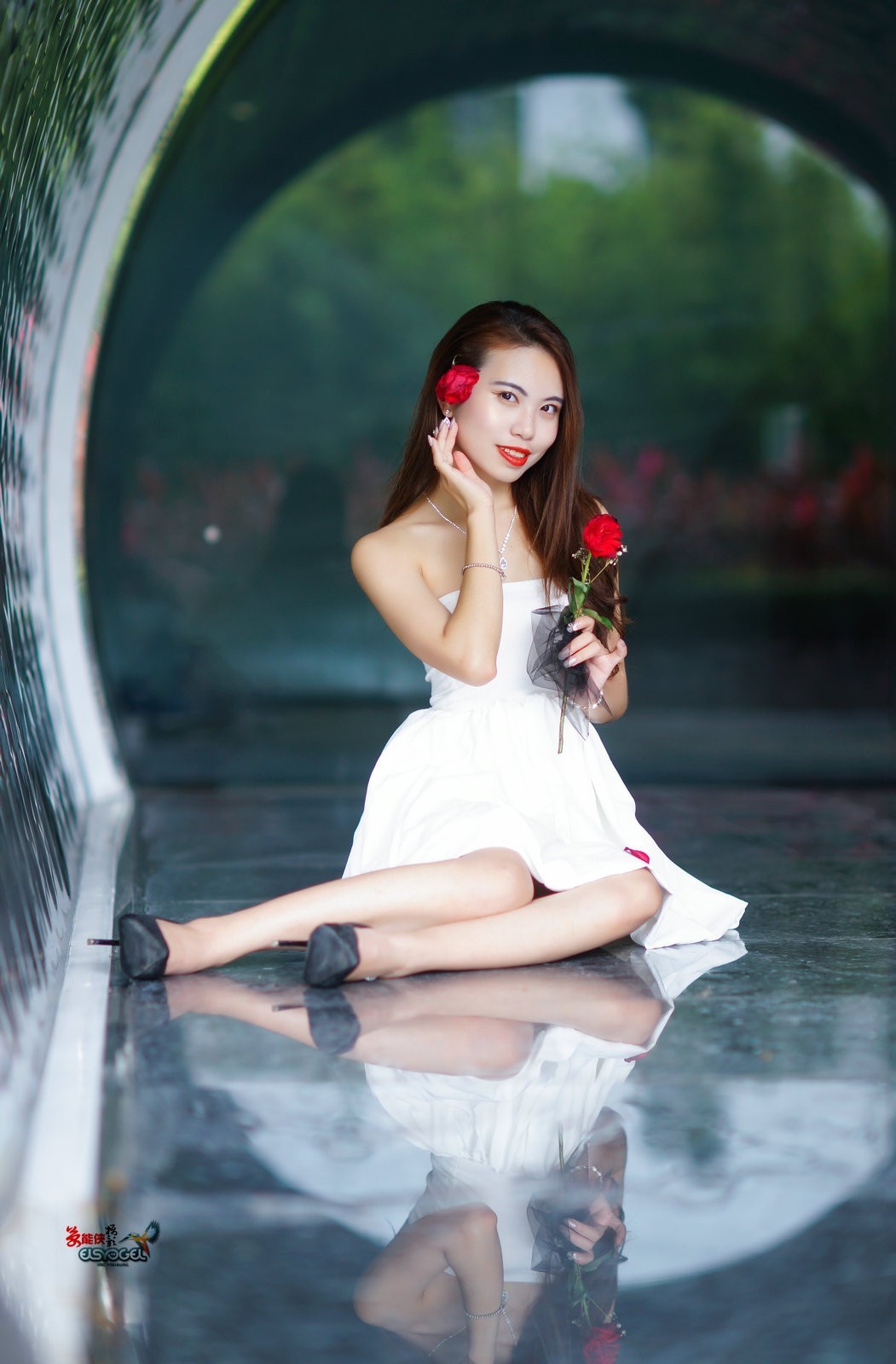 【时光隧道美女】---一臻