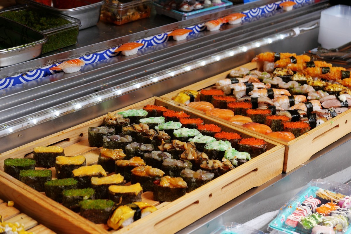 马家巷小吃街重装开业，去看吃的，光看不吃