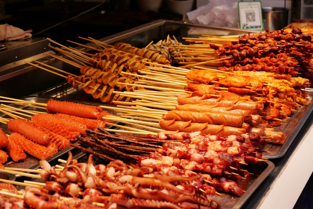 马家巷小吃街重装开业，去看吃的，光看不吃