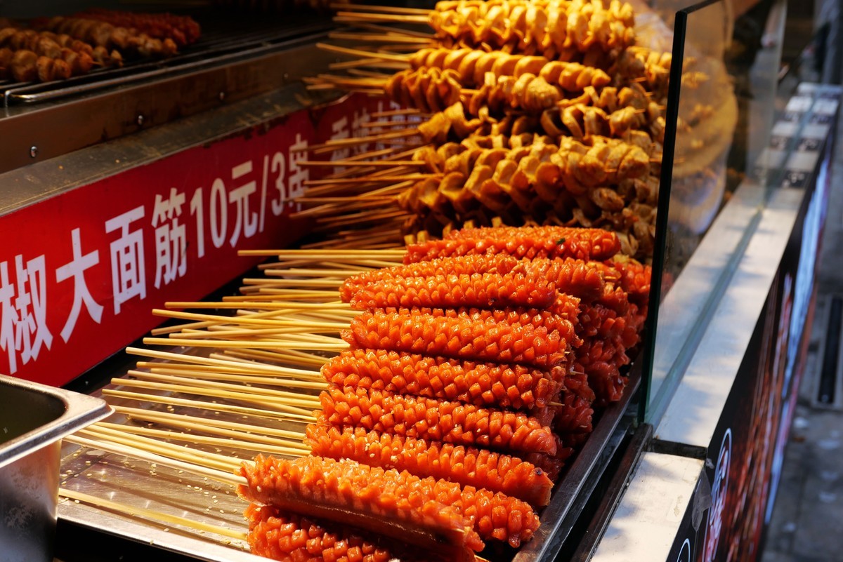 马家巷小吃街重装开业，去看吃的，光看不吃