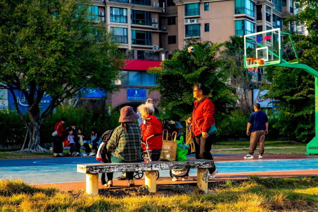 享受阳光下的幸福