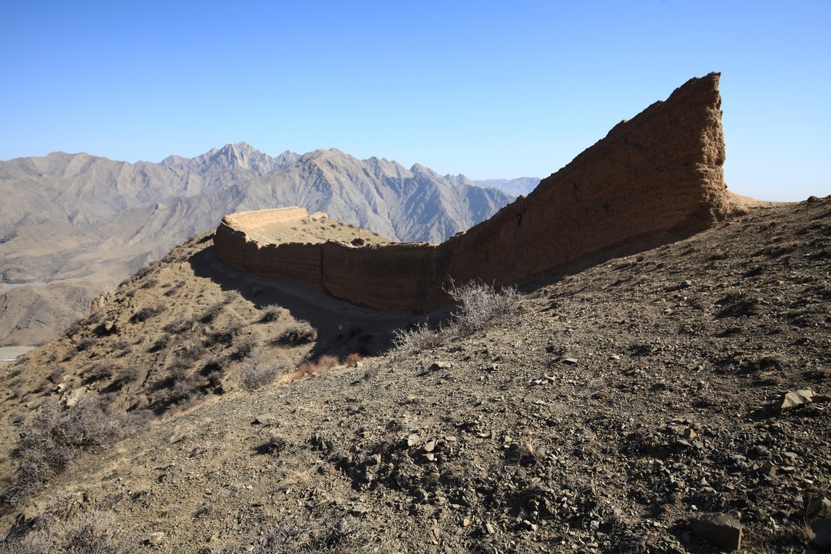 荒凉的贺兰山里