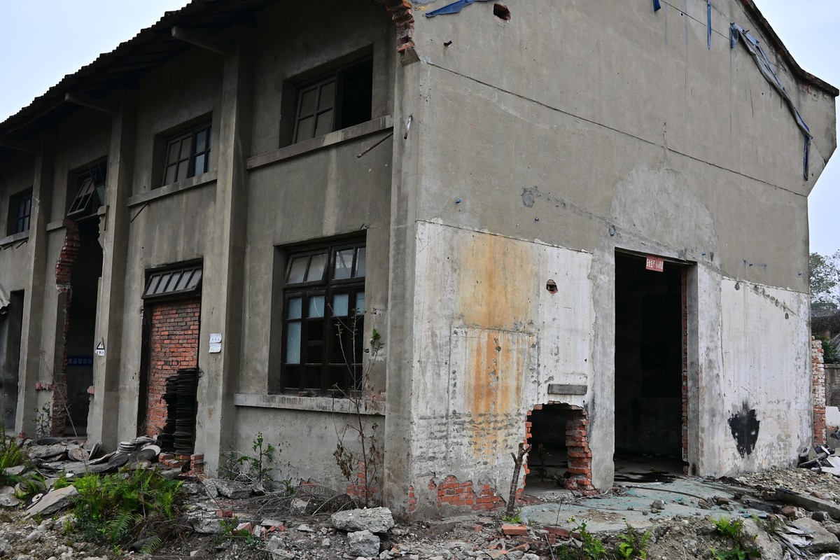 星空体育平台堆镇南兴花桥附近废弃建筑