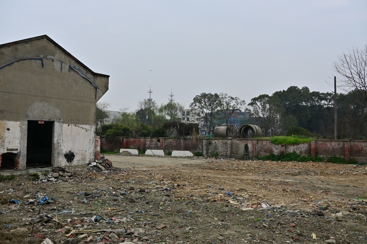 星空体育平台堆镇南兴花桥附近废弃建筑