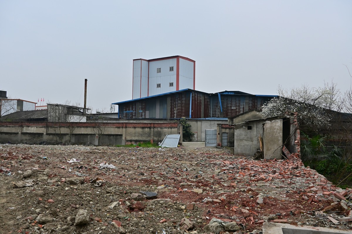 星空体育平台堆镇南兴花桥附近废弃建筑