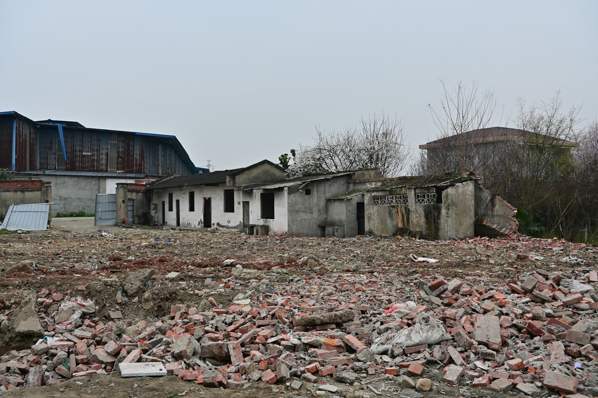 星空体育平台堆镇南兴花桥附近废弃建筑