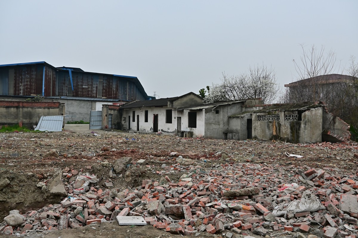 星空体育平台堆镇南兴花桥附近废弃建筑