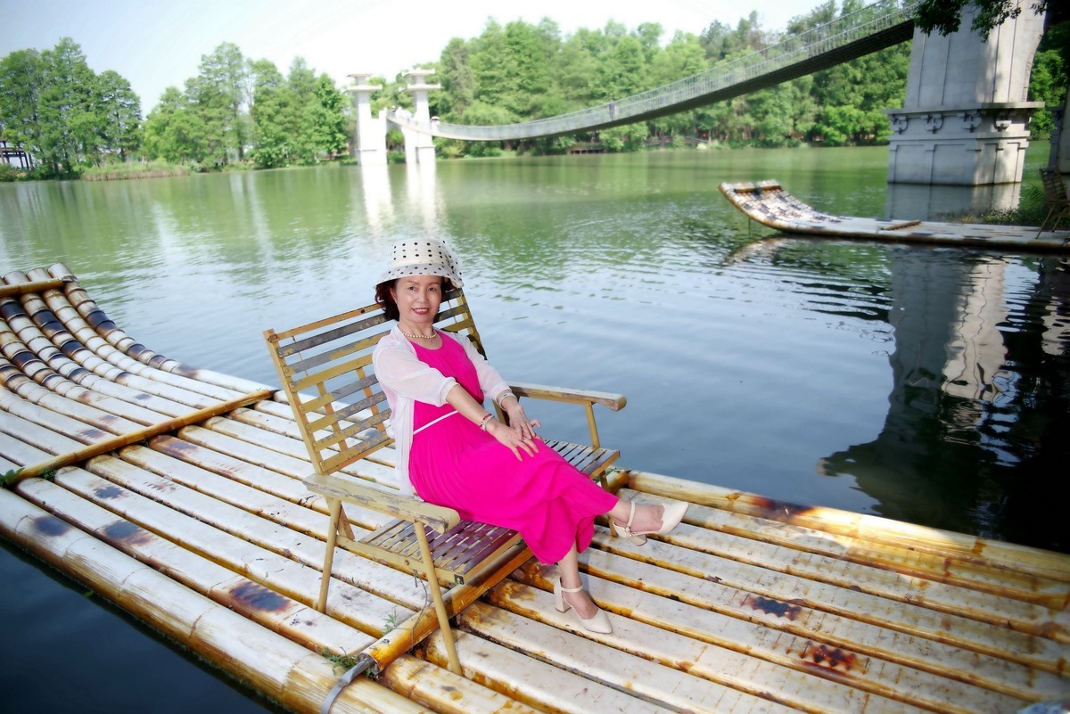 环境人像---东湖落雁岛上！