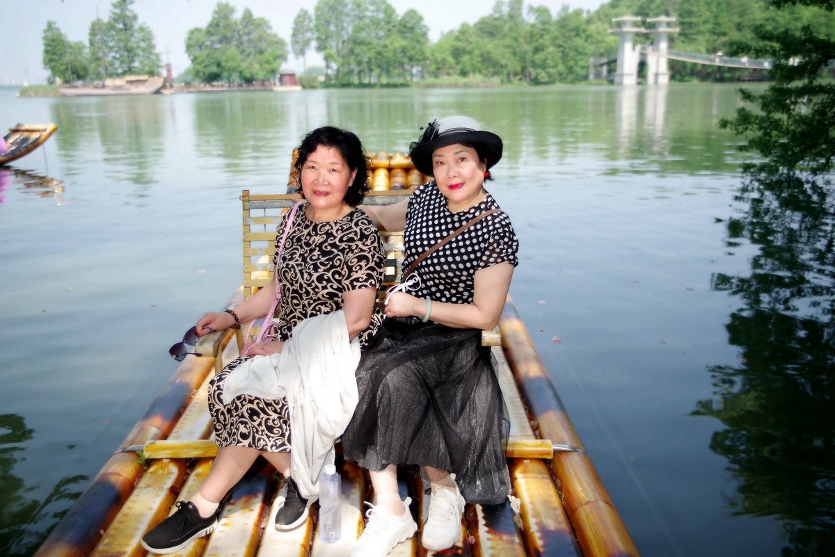 环境人像---东湖落雁岛上！