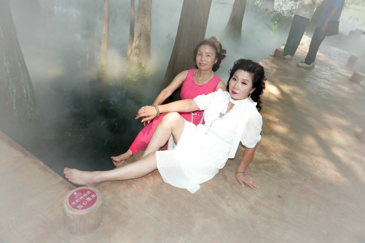 环境人像---东湖落雁岛上！