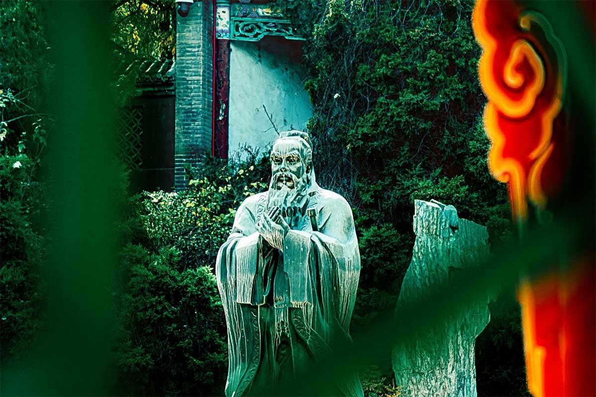 随                            拍