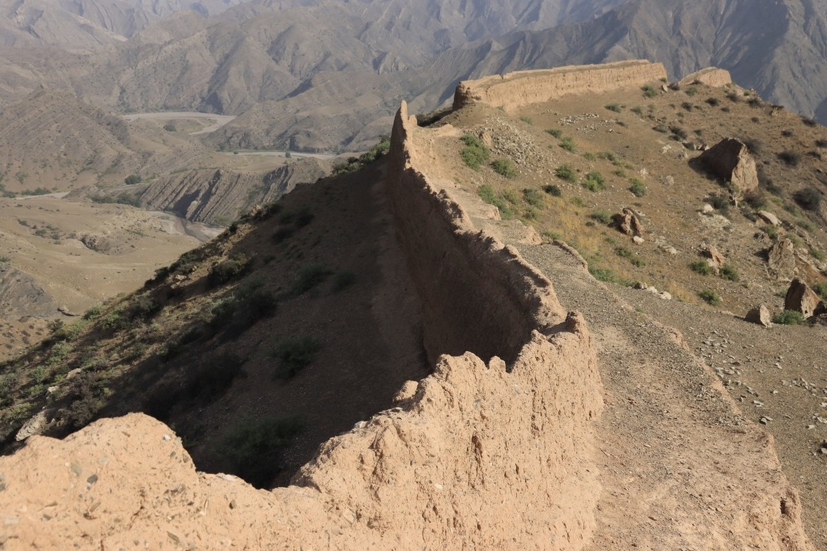 90D贺兰山里拍长城