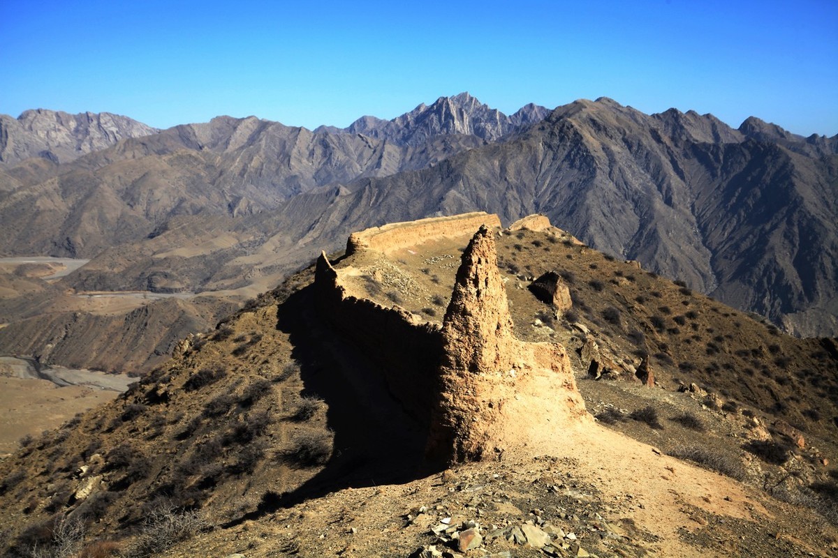 荒凉的贺兰山里