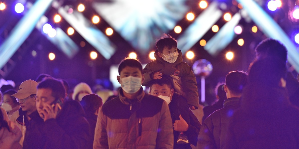 疫情放开后，节日前的古城区