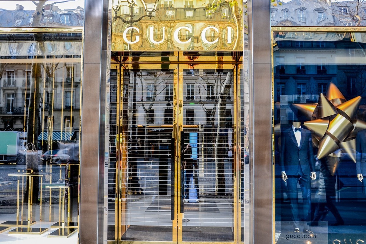 巴黎游拍 ：祝师友龙年吉祥！！！