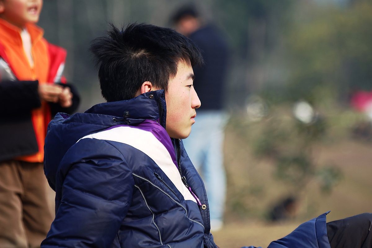 新年伊始扫草坪（三）