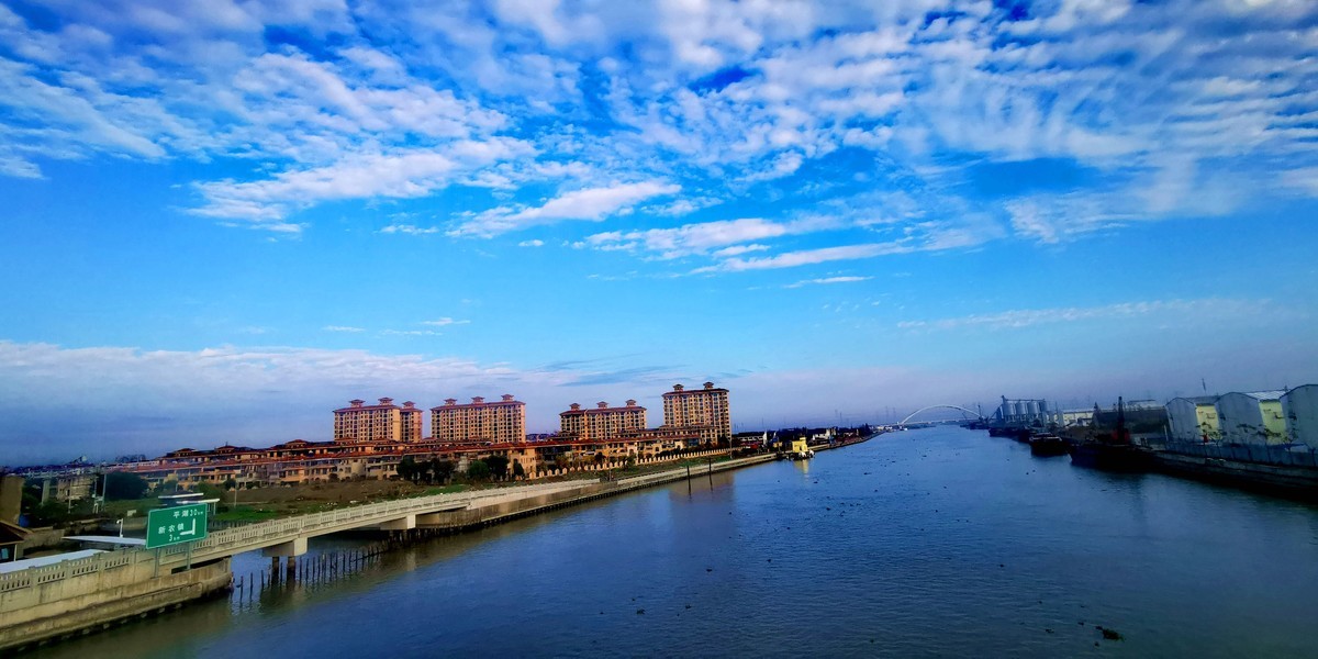 滟滟随波千万里