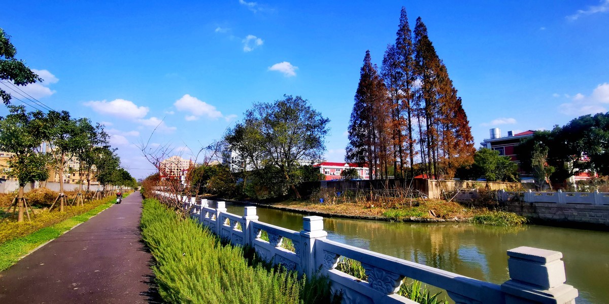 滟滟随波千万里