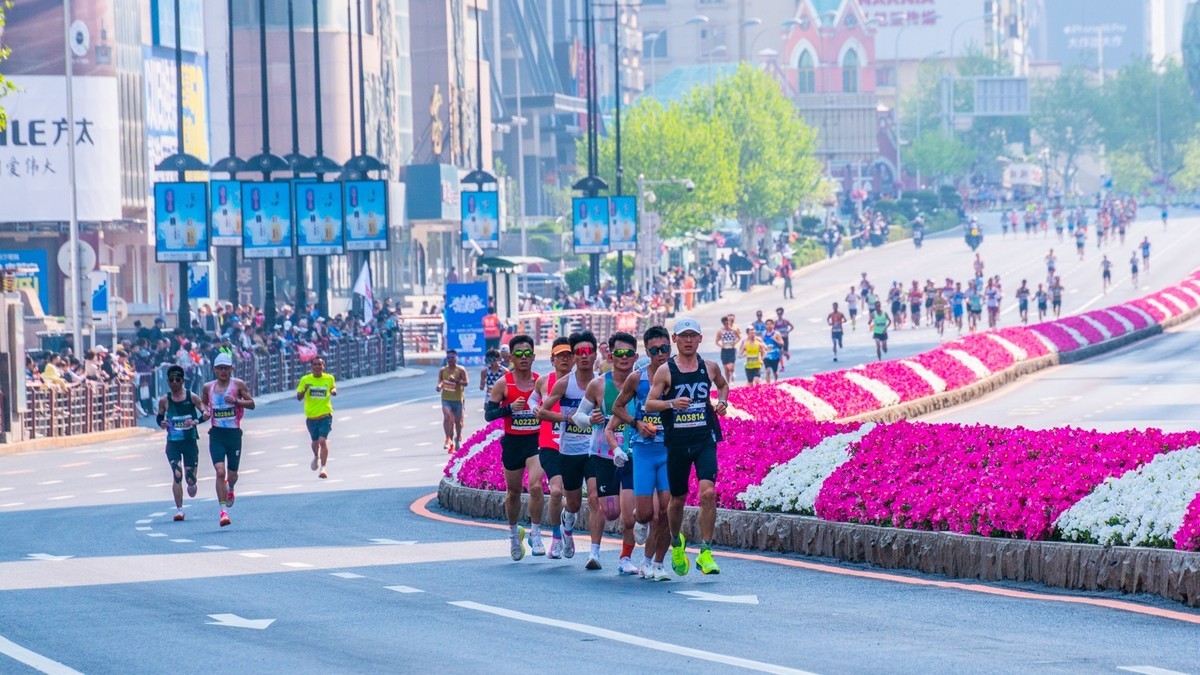蒙 牛 - 2025 第 35 届 大 连 马 拉 松 赛 （ 五 ）