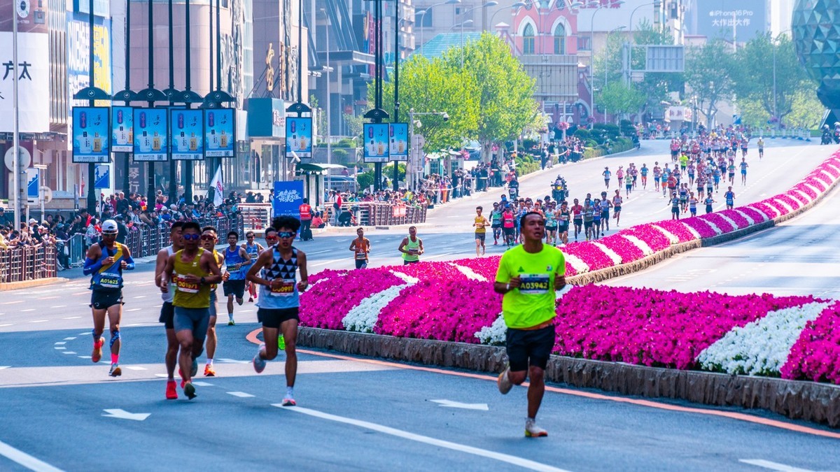 蒙 牛 - 2025 第 35 届 大 连 马 拉 松 赛 （ 五 ）