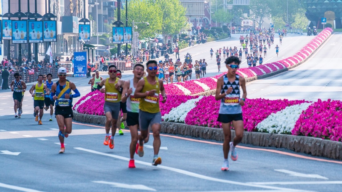 蒙 牛 - 2025 第 35 届 大 连 马 拉 松 赛 （ 五 ）