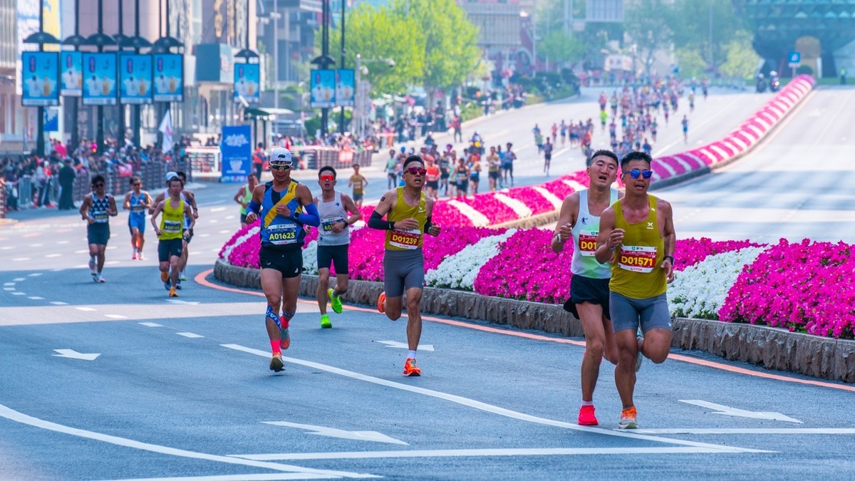 蒙 牛 - 2025 第 35 届 大 连 马 拉 松 赛 （ 五 ）