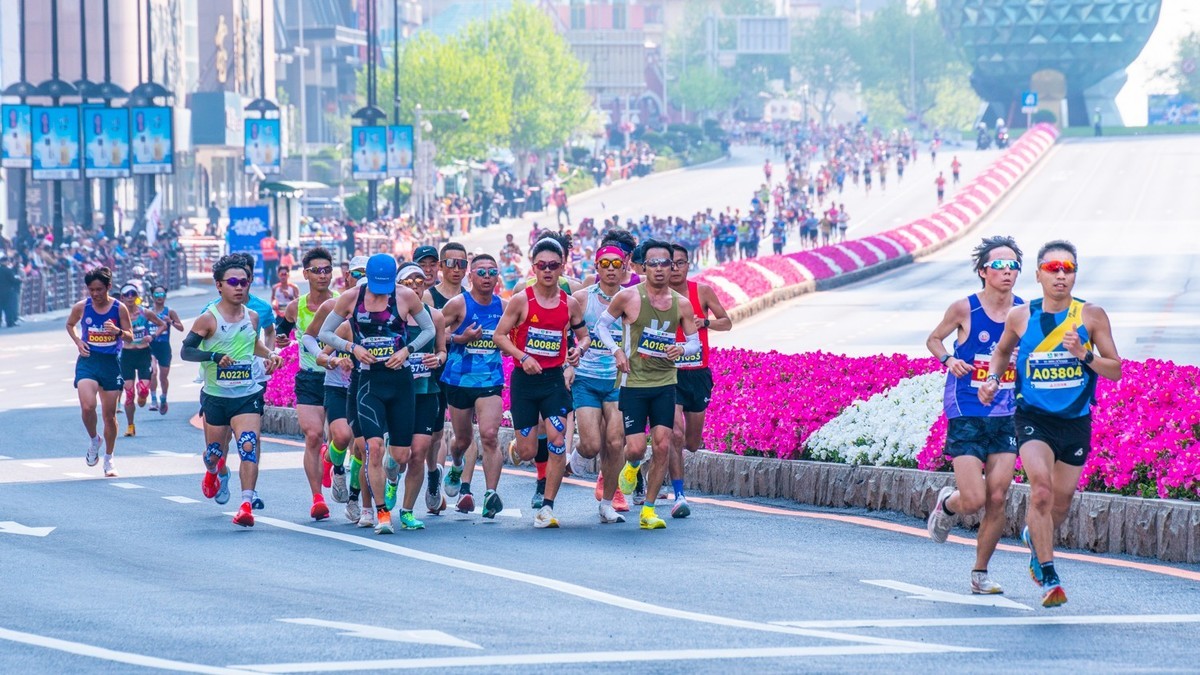 蒙 牛 - 2025 第 35 届 大 连 马 拉 松 赛 （ 五 ）