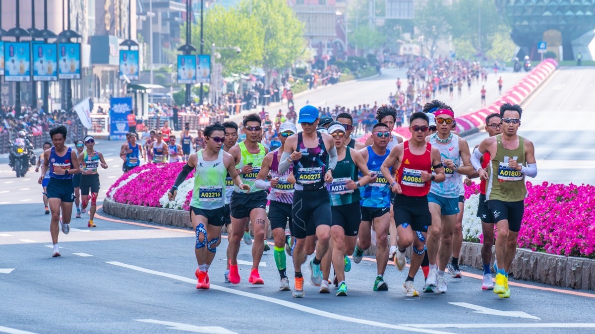 蒙 牛 - 2025 第 35 届 大 连 马 拉 松 赛 （ 五 ）
