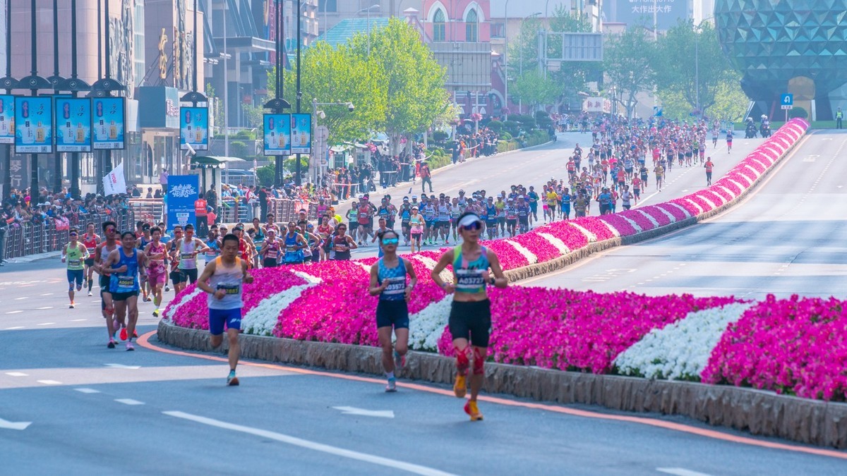 蒙 牛 - 2025 第 35 届 大 连 马 拉 松 赛 （ 五 ）