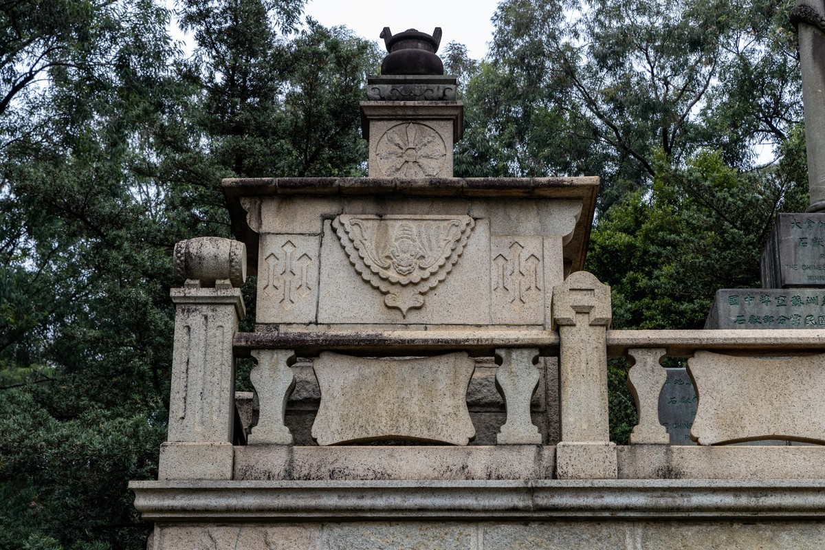 黄花岗菊展（十）烈士墓