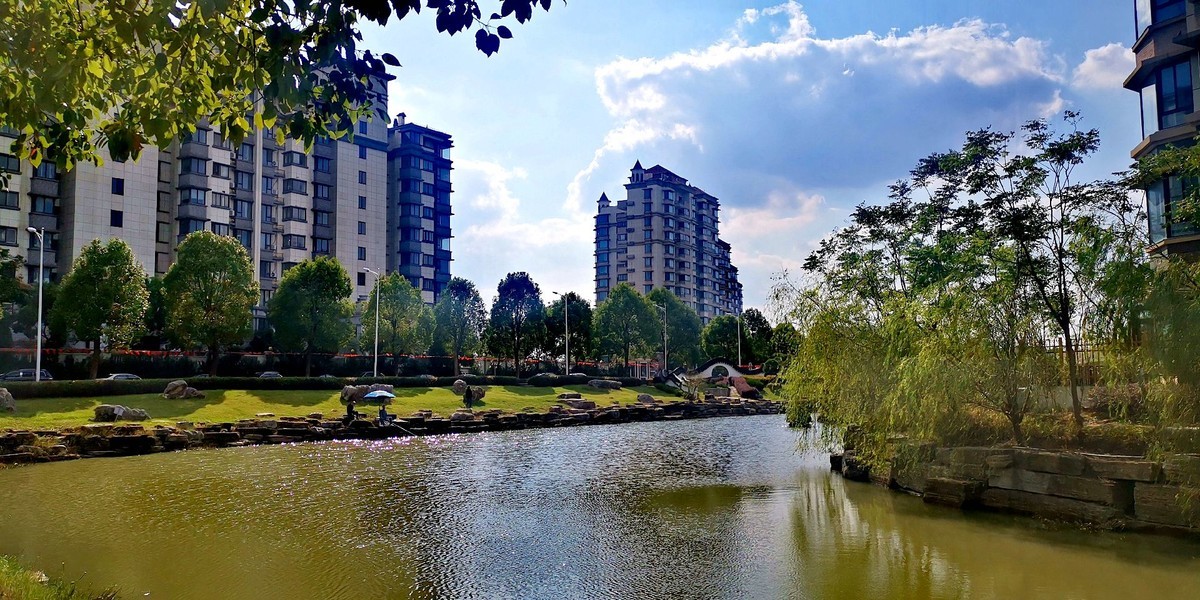 滟滟随波千万里