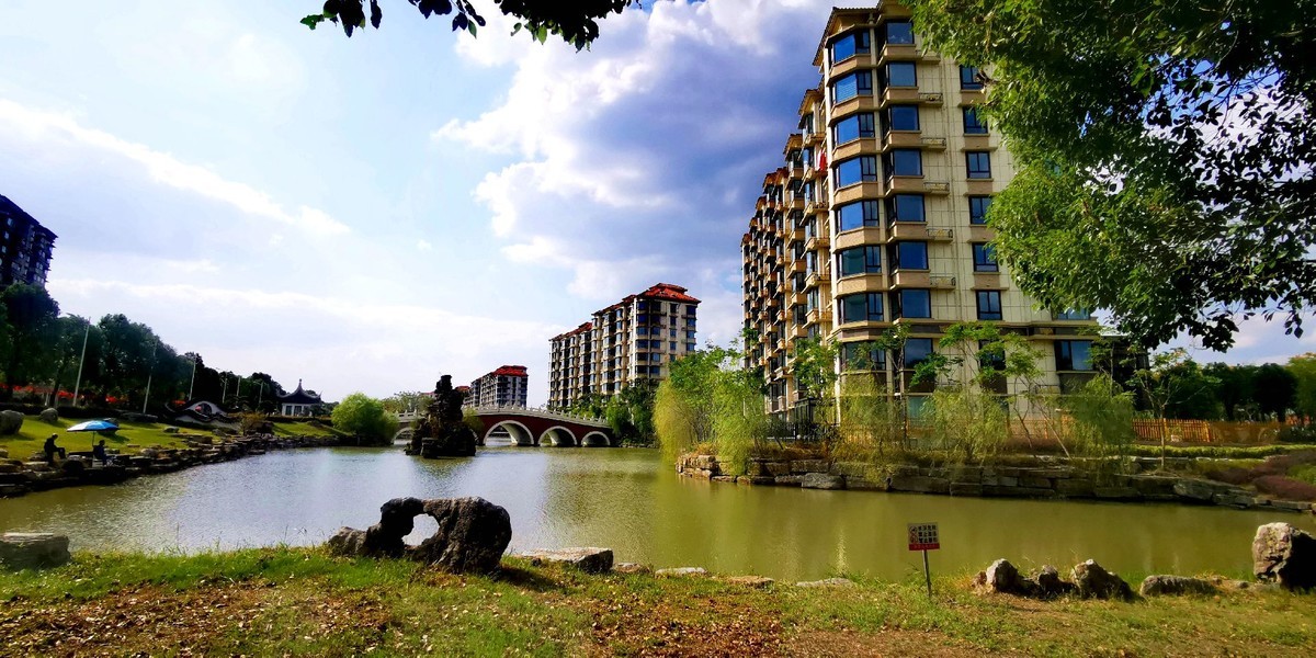 滟滟随波千万里