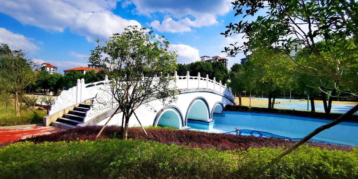 滟滟随波千万里