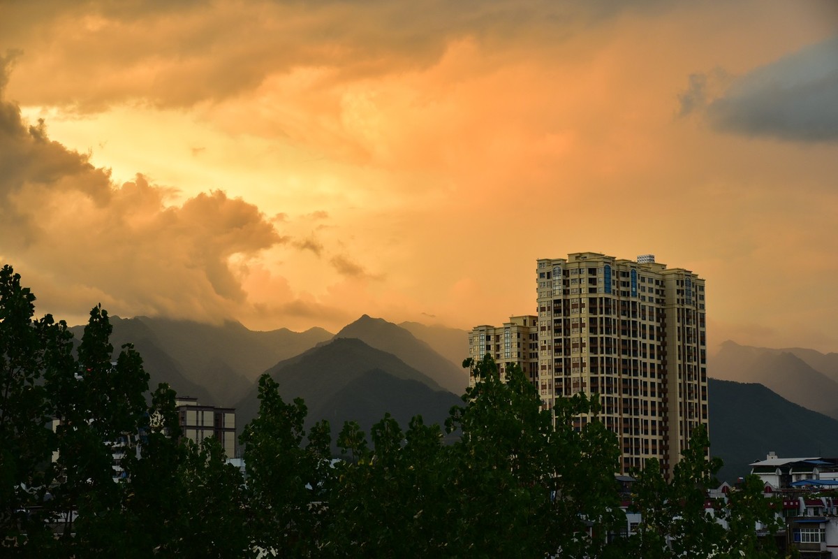 小城之光——风雨之后见彩虹