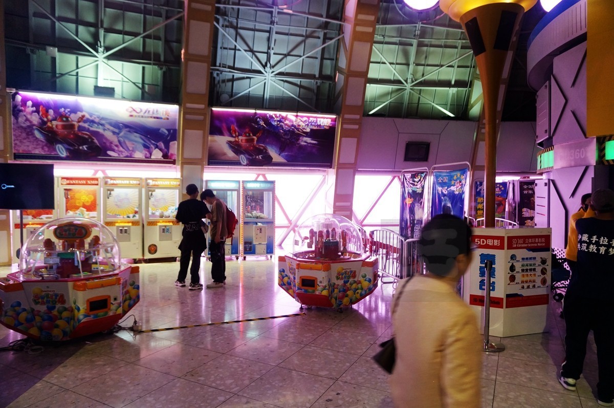 东方明珠（98米90米）——上海掠影