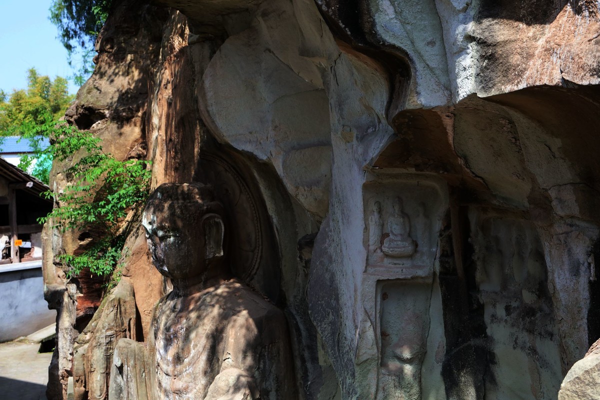 能仁寺摩崖造像