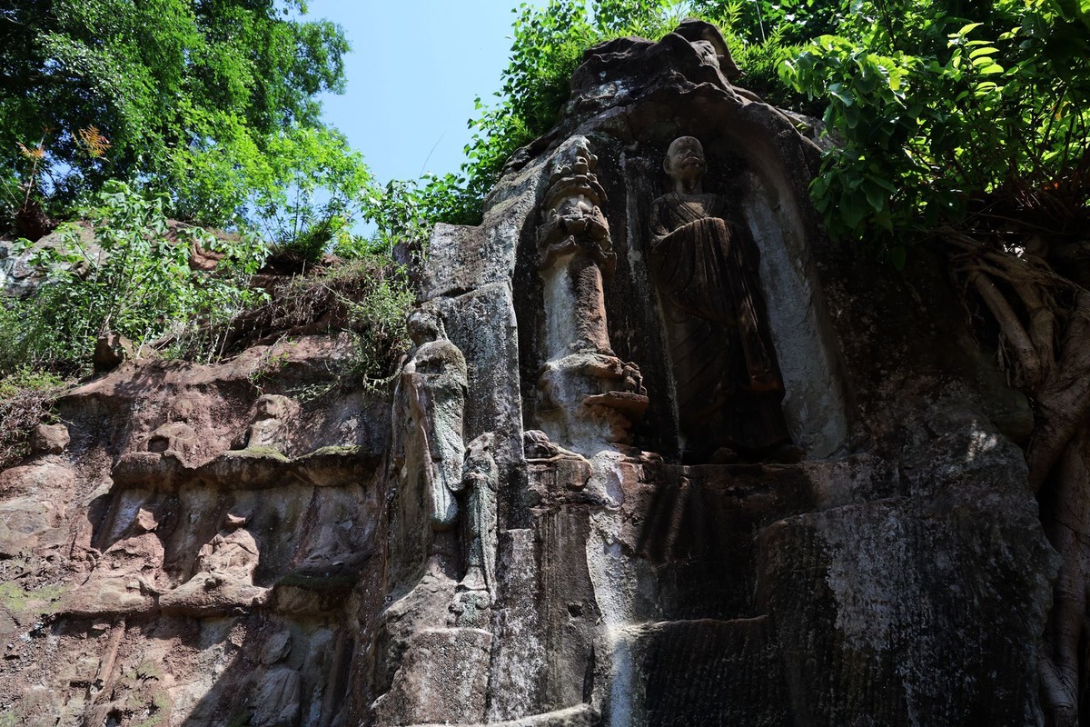 能仁寺摩崖造像