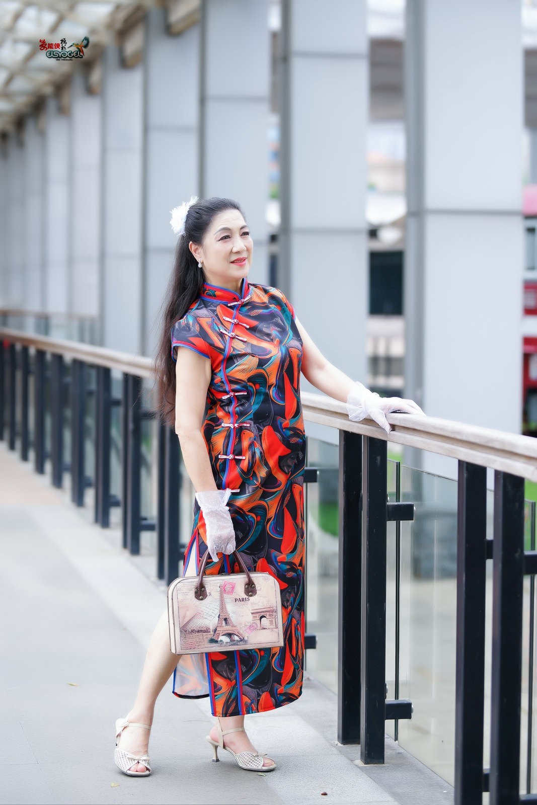 【旧车站美女】---丽英