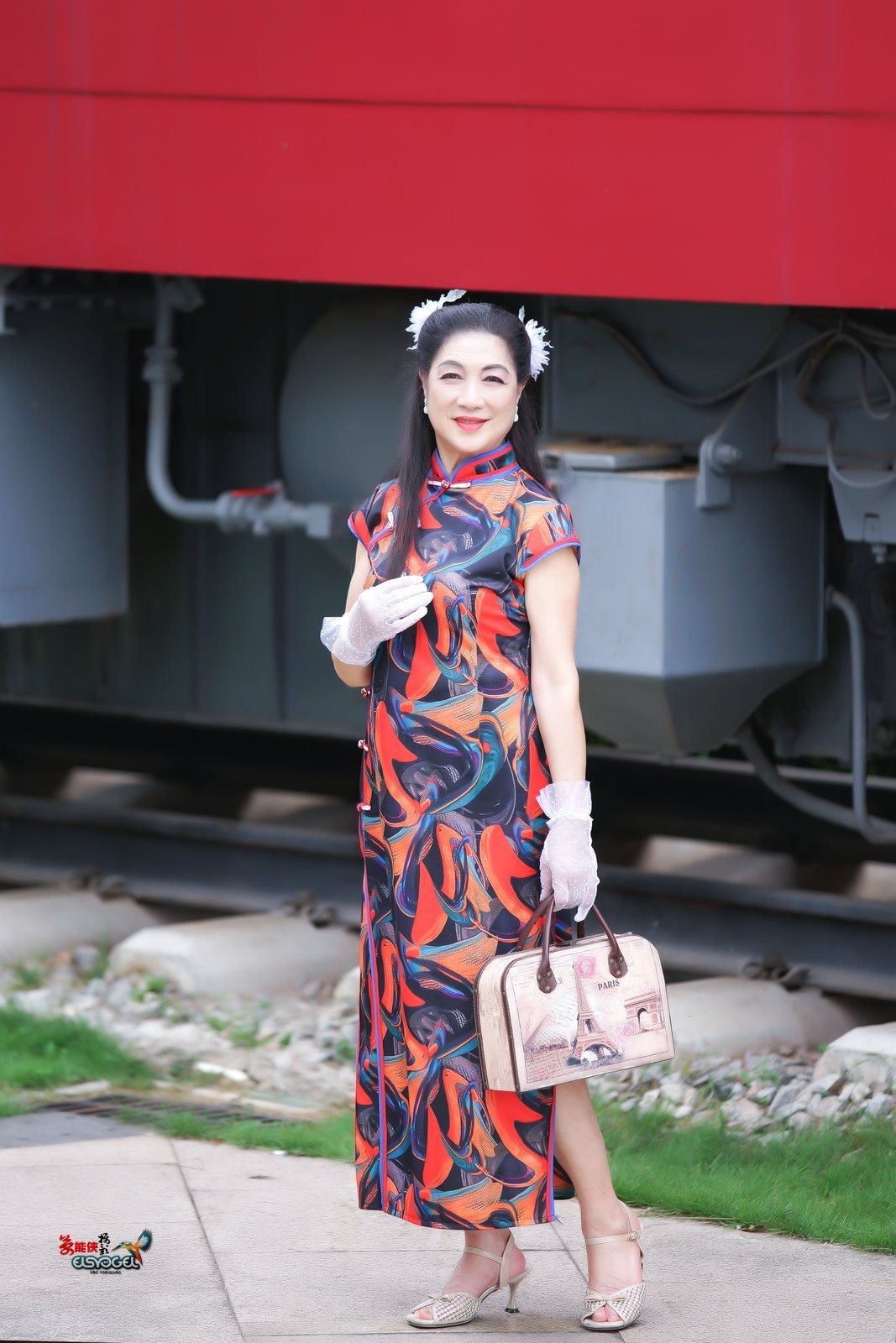 【旧车站美女】---丽英