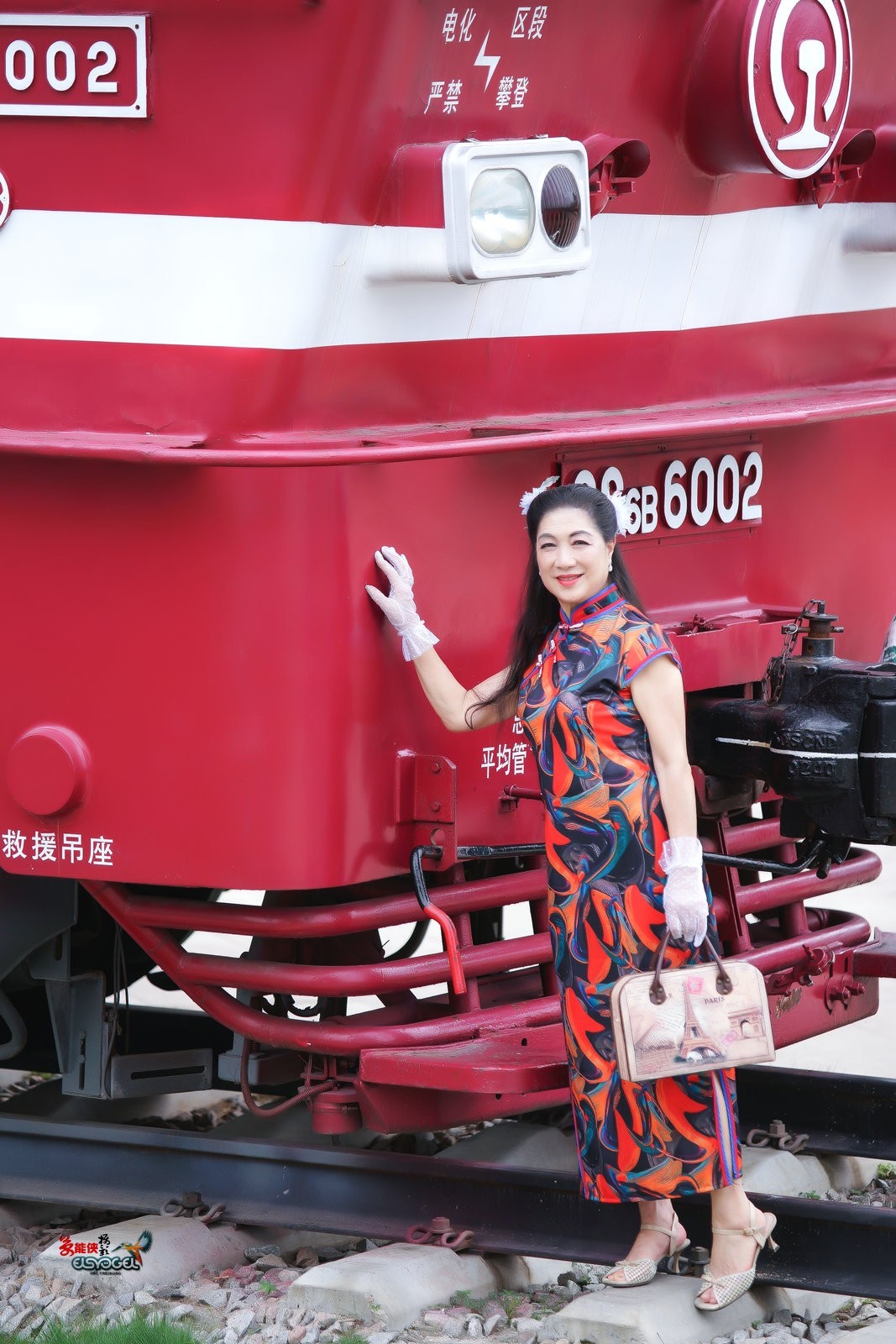 【旧车站美女】---丽英