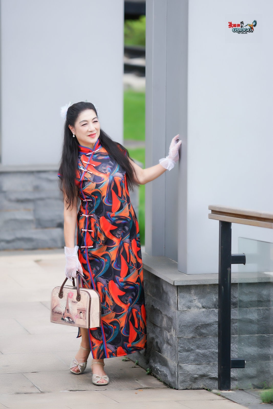 【旧车站美女】---丽英