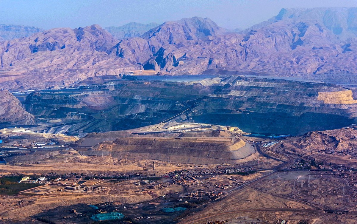 内蒙乌海甘德尔山所见