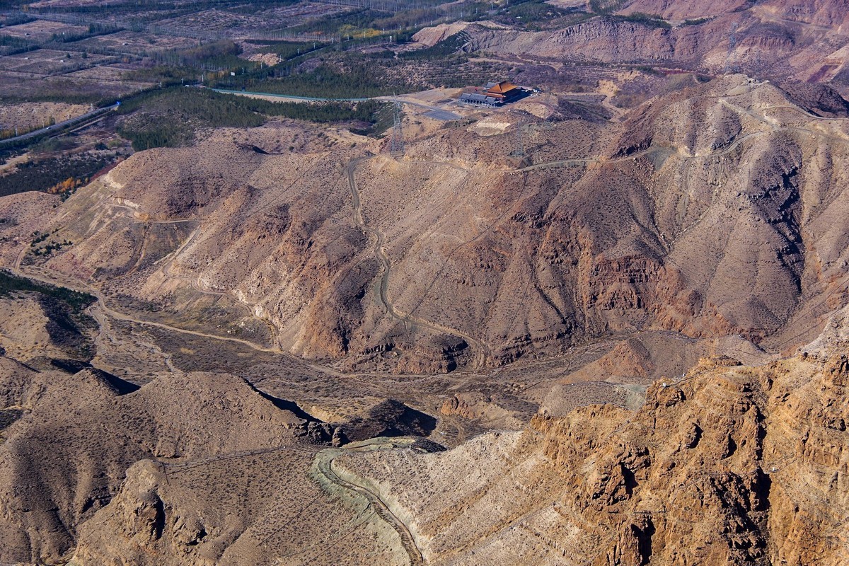 内蒙乌海甘德尔山所见