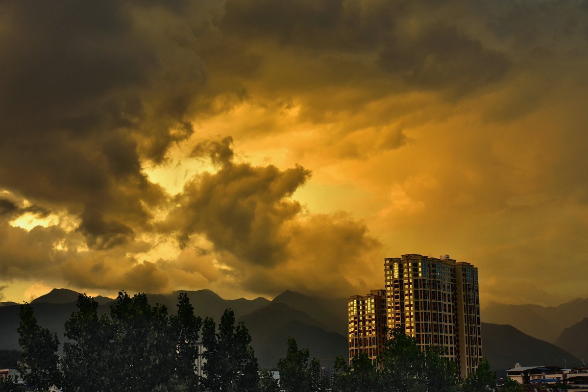 小城之光——风雨之后见彩虹