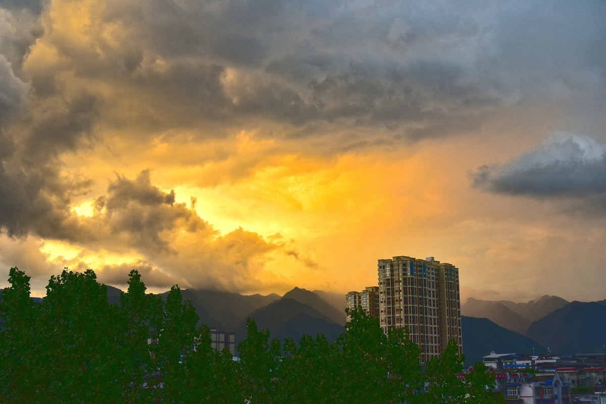 小城之光——风雨之后见彩虹