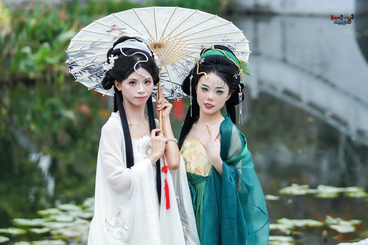 【蛇年·青·白蛇少女】---琳琳、彩彩