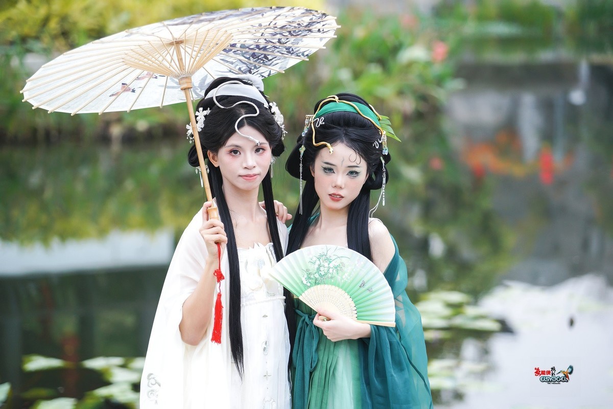 【蛇年·青·白蛇少女】---琳琳、彩彩